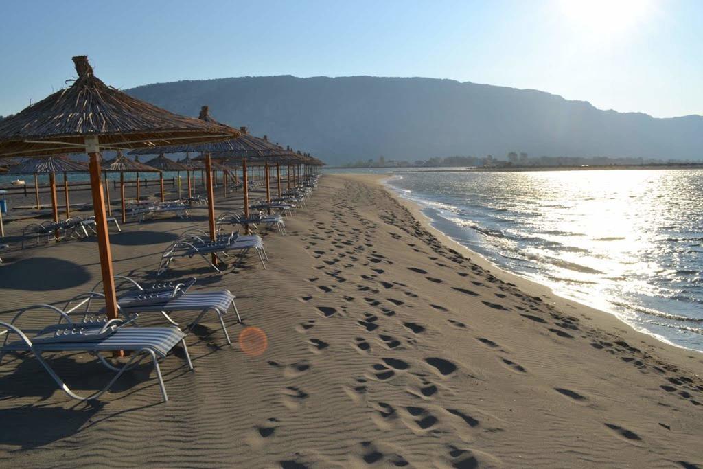 Aparthotel Vila Tufi Velipojë Quarto foto