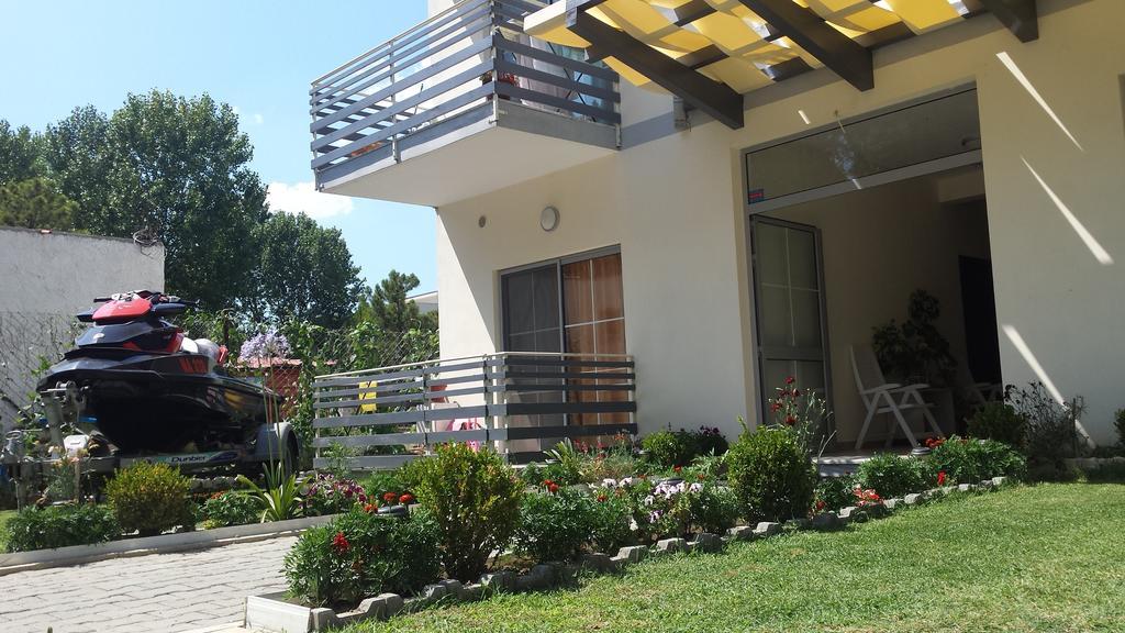 Aparthotel Vila Tufi Velipojë Quarto foto